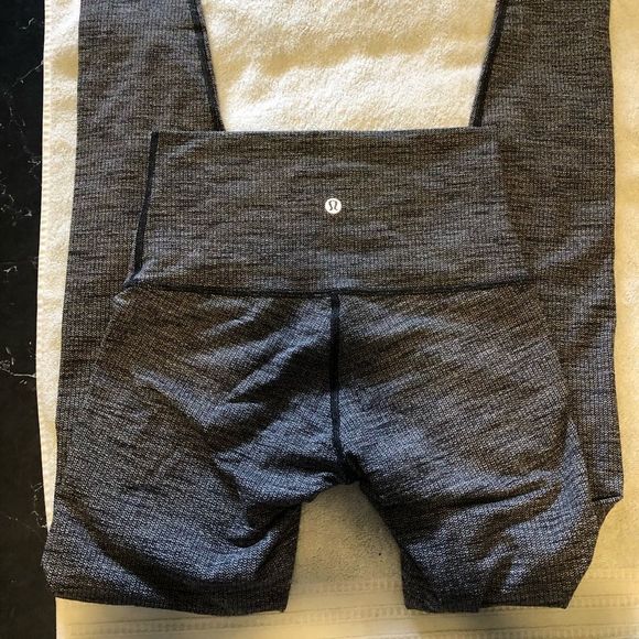 Lululemon WUP size 4 - Picture 3 of 6
